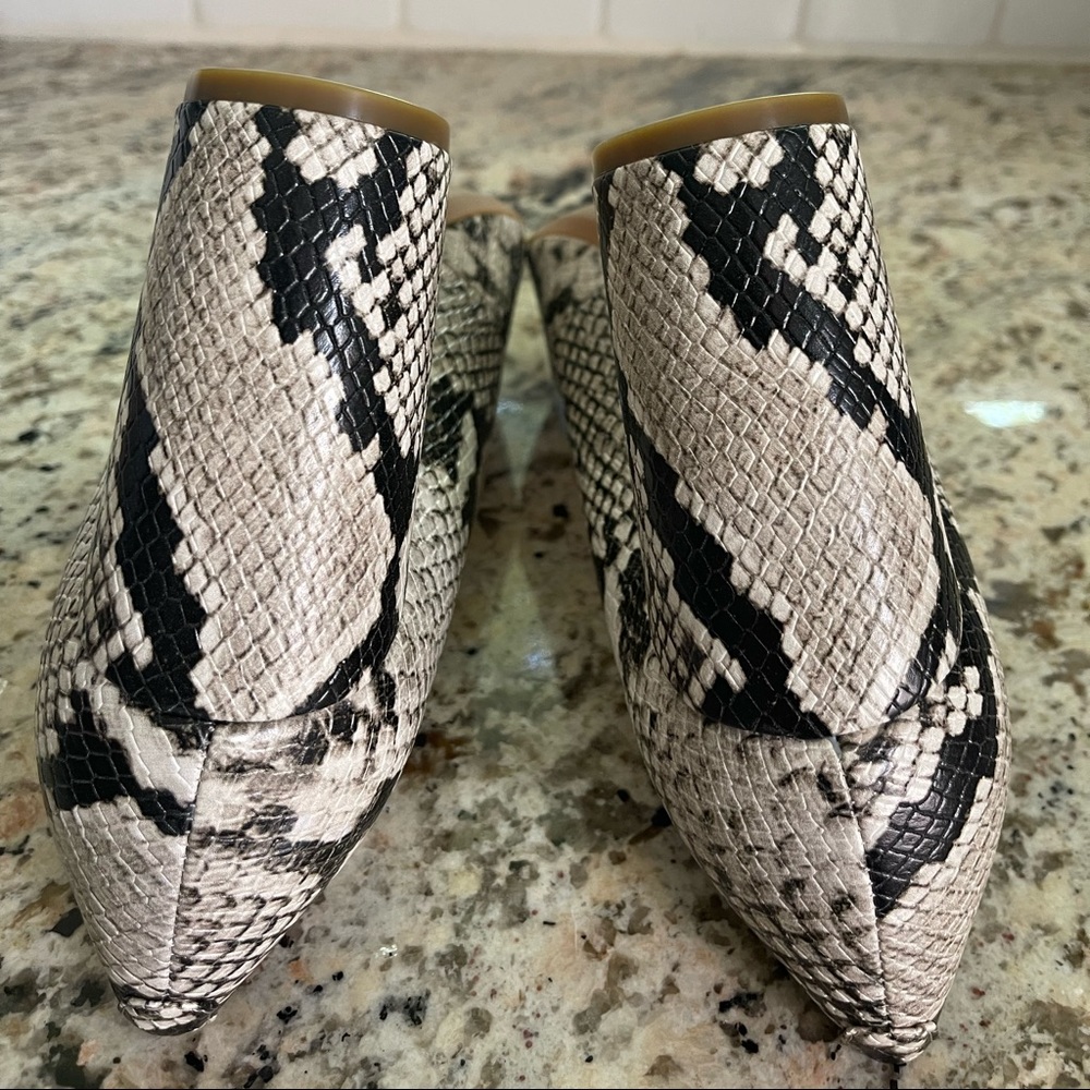 Nine West Snake/Python Block Heel Pumps Size 9.5 - Picture 5 of 13